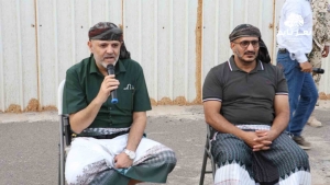 بالفيديو: محافظ تعز من المخا​: عدونا الأول هو الحوثي وطارق صالح شريكنا