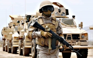 قوات عسكرية كبيرة تتجه إلى عدن قبل عودة العليمي