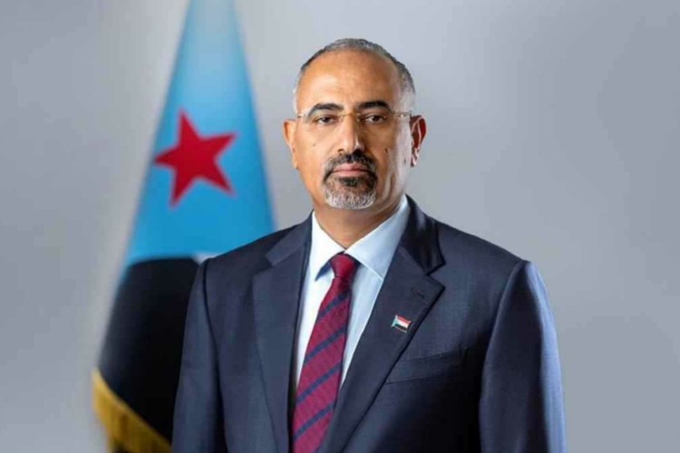 مجلس القيادة الرئاسي يُسقط عضوية عيدروس الزُبيدي ويُحيله إلى النائب العام بتهمة " الخيانة العظمى" للدولة