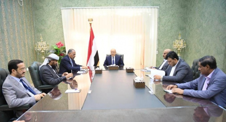 المجلس الرئاسي يشدد على ضرورة رفع الحصار الحوثي عن تعز