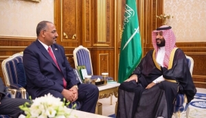 السعودية تستدعي عيدروس الزبيدي إلى الرياض