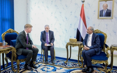 غروندبرغ يختتم زيارة عدن: تأكيد على تجنيب اليمن التصعيد الإقليمي ودفع مسار السلام والاقتصاد