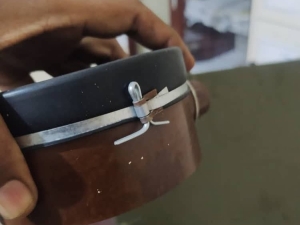 ضبط 20 عبوة قنابل في المكلا واعتقال متهم بنهبها من مطار الريان