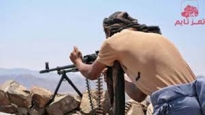 الحوثيون يشنون هجوما على مواقع الجيش في الأقروض بتعز