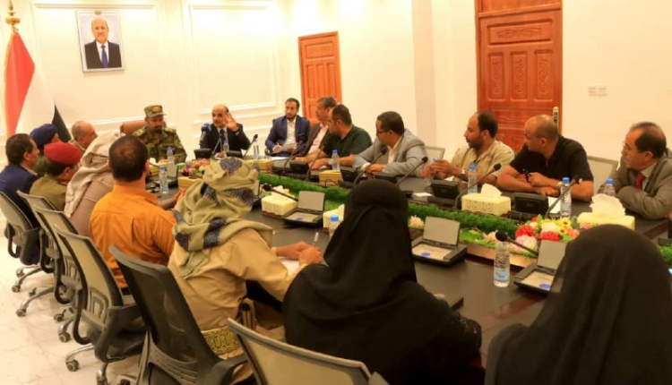 اللجنة الوطنية للتحقيق تلتقي قيادات السلطة المحلية والقضائية والأمنية وتزور السجن الاحتياطي في مأرب