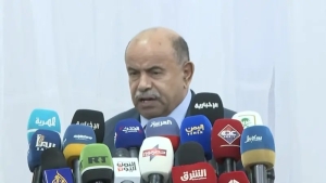 عضو مجلس الرئاسة "الخنبشي" يتهم الإمارات بإدارة سجون سرية وزنازين تعذيب في حضرموت