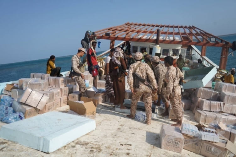 ضبط شحنة ضخمة من الأدوية قبالة باب المندب قادمة من إيران للحوثيين