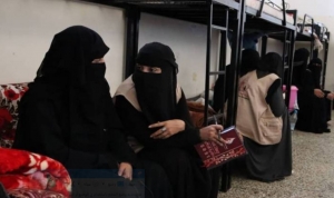 تحقيق استقصائي يكشف قصصا مأساوية لنساء يمنيات محتجزات خارج القانون