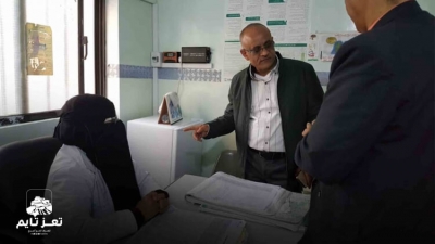 مدير مكتب الصحة في تعز يوجه برفع الجاهزية لمواجهة الموجة الثالثة لكورونا