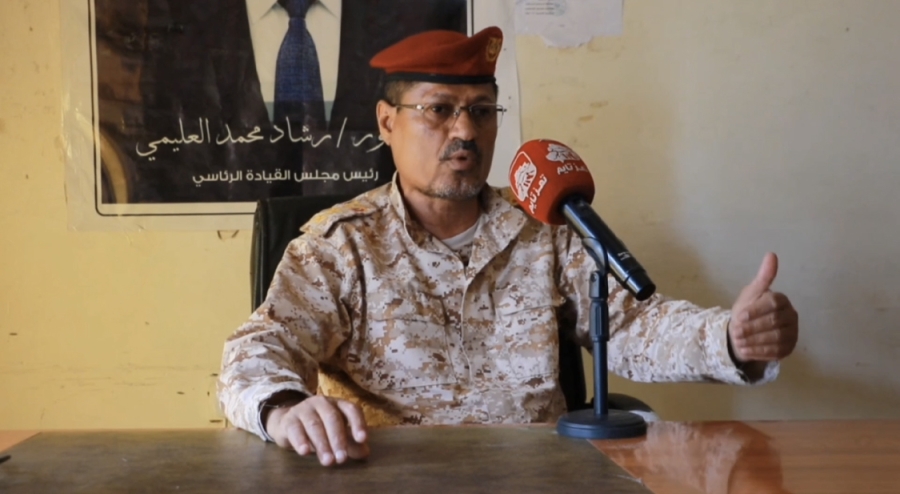 محور تعز يؤكد استلام مرتبات الجيش لشهري سبتمبر وأكتوبر 2025 ويطالب بتوحيدها