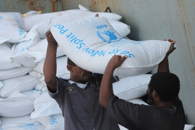 برنامج الغذاء العالمي يقدم مساعداته لنحو 3 ملايين مستفيد في مناطق الحكومة اليمنية