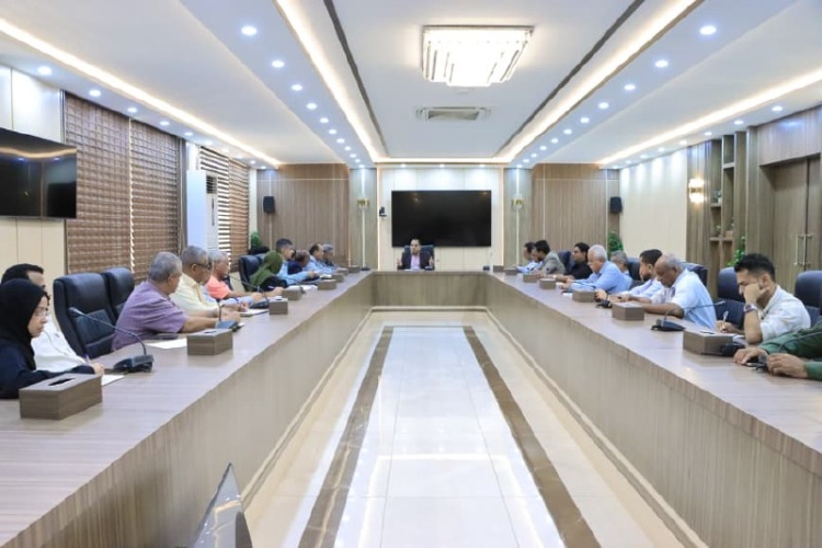 وزير الزراعة والري يناقش تنظيم تدفق الصادرات والواردات السمكية والزراعية عبر منافذ البلاد