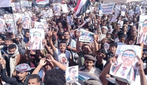 تظاهرات في شبوة لرفض محاولات إقالة المحافظ بن عديو