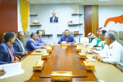محافظ عدن يبحث مع البرنامج السعودي تعزيز التعاون وتنفيذ مشاريع تنموية وخدمية ذات أولوية