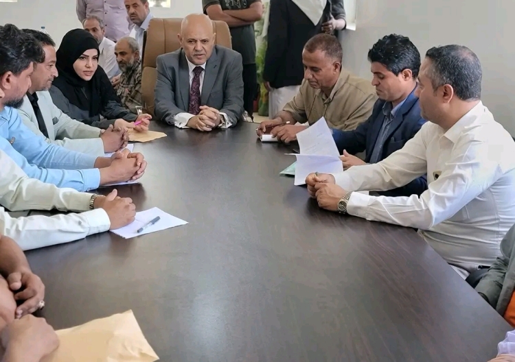 محافظ تعز يوجه بتعزيز أداء صندوق النظافة وتفعيل عملية تحصيل الموارد