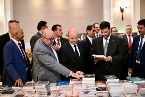 الرئيس العليمي يفتتح معرضًا يمنيًا للكتاب والفنون في نيويورك
