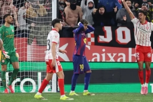 برشلونة يتعثر محليا ويهدي صدارة الدوري للغريم الأزلي ريال مدريد