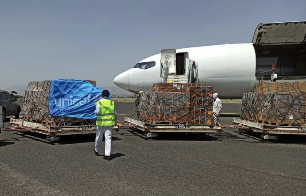 في الوقت الذي تختطف موظفيها.. مليشيا الحوثي تتهم منظمات أممية بوقف الدعم الصحي وتحذر من انهيار المنظومة الطبية