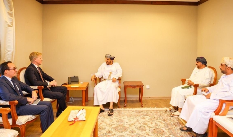 المبعوث الأممي إلى اليمن يختتم زيارة لمسقط ويشدد على أهمية التنسيق الإقليمي والدولي