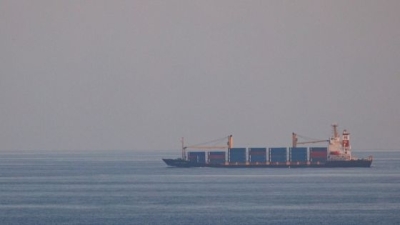 شركة أمن بحري تقول إن 20 مسلحا اعتلوا سفينة بضائع قبالة الصومال