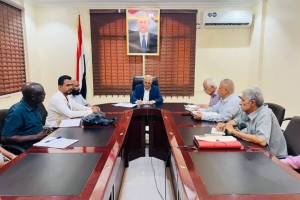 وزير المياه والبيئة يوقع اتفاقيات لمشاريع مياه في عدن وتعز بمبلغ ميلون و260 ألف دولار.