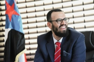 هاني بن بريك يدعو الشيخ يحيى الحجوري إلى نقل مشروع مركزه من يافع إلى محافظة تعز