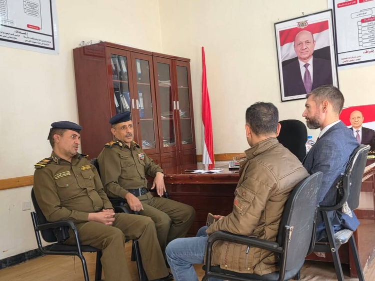 شرطة تعز والصليب الأحمر يبحثان تعزيز التعاون الإنساني والأمني