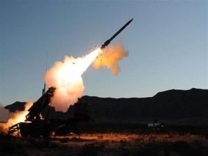 الجيش الأمريكي يدمر صاروخ باليستي أطلقه الحوثيون نحو البحر الأحمر