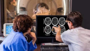 خبراء يحذِّرون: الاعتماد على الذكاء الاصطناعي يقلل من نشاط الدماغ