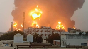 بـ56 قنبلة.... المقاتلات الإسرائيلية تستهدف ستة مواقع متفرقة للحوثيين في محافظة الحديدة