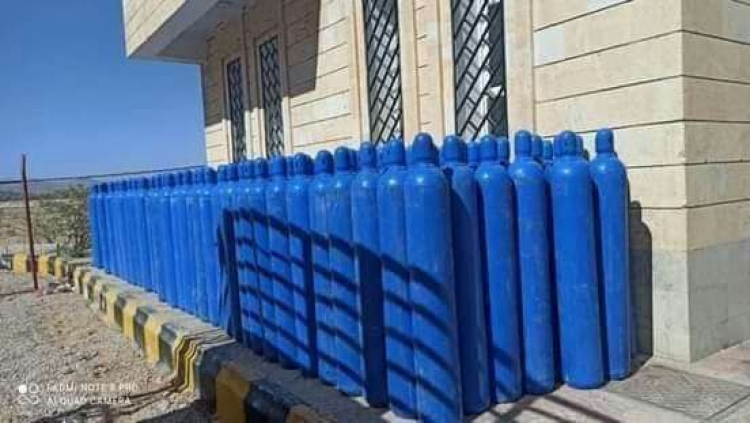 مليشيا الحوثي تمنع وصول أسطوانات أكسجين تابعة لتجار إلى مدينة تعز
