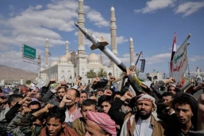 زعيم المليشيا يحذر دول الخليج من التعاون مع الأمريكان ويهدد باستهدافها