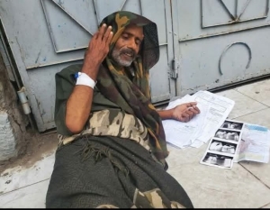 مناضل على قارعة الطريق.. عبده كاشح يواجه المرض وحيدًا بعد سنوات من النضال والمقاومة في تعز