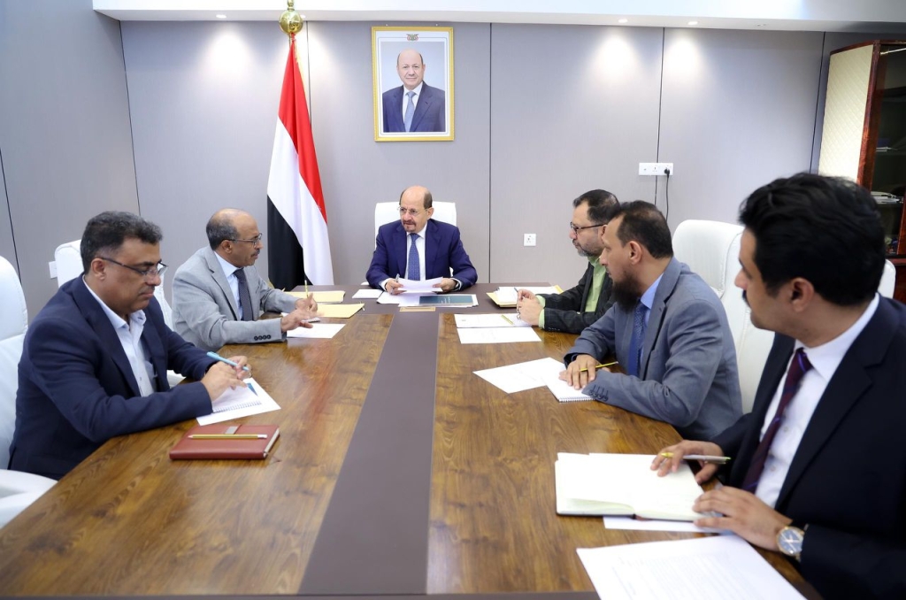 الحكومة تبحث أزمات الكهرباء والوقود وتقرّ إجراءات عاجلة لضمان استقرار الخدمات