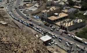 أزمة غاز خانقة في تعز وسط مناشدات من سائقي الباصات والمركبات للشركة اليمنية للغاز