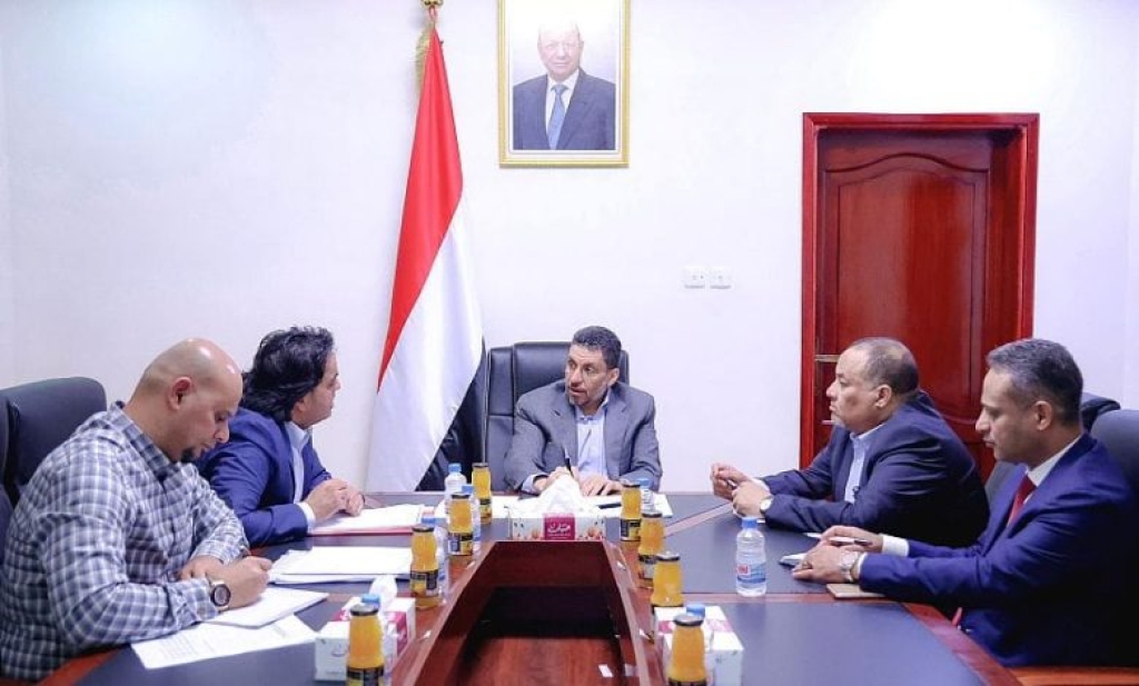 في أول اجتماع له.. رئيس الحكومة اليمنية الجديد يناقش “ملف الكهرباء”
