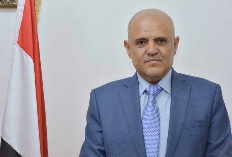 محافظ تعز يوجه بإخلاء منازل المواطنين من سيطرة عسكريين وأمنيين