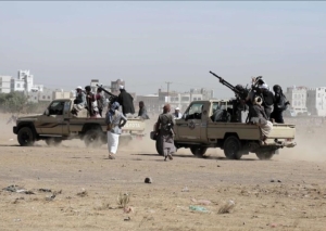 مشرف حوثي يقتل أحد عناصر المليشيا في محافظة ريمة إثر خلافات بينية