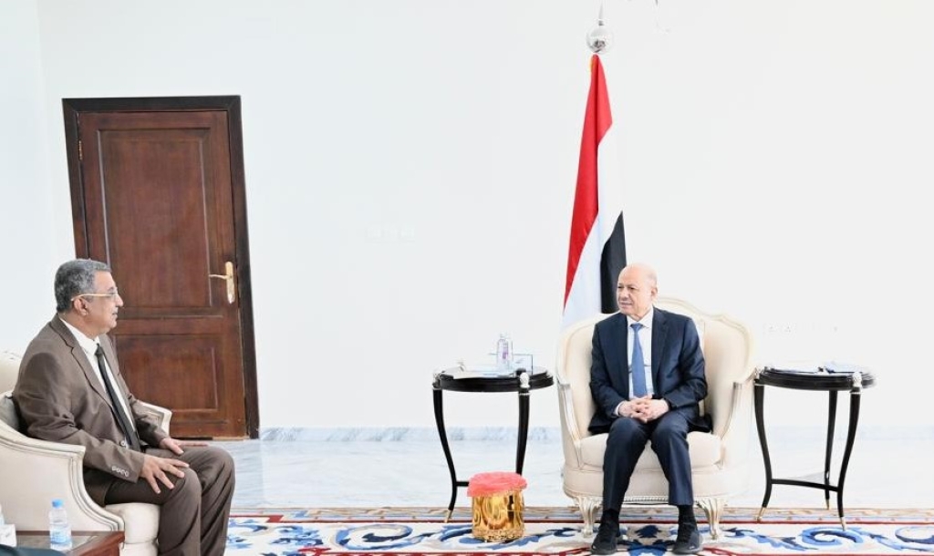 الرئيس العليمي يستقبل أسرة الشهيد "علي ناصر هادي" في قصر معاشيق بـ عدن
