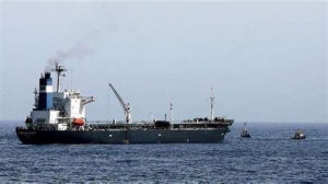 الحوثيون: التحالف يحتجز سفينة نفط إسعافية