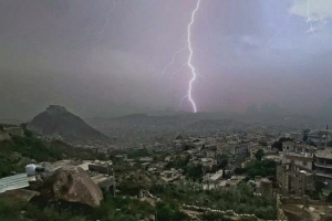 الأرصاد تتوقع أمطاراً رعدية على المرتفعات وتحذر من السيول والصواعق مع اشتداد الحرارة في المناطق الساحلية
