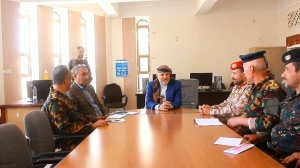 محافظ تعز يرأس اجتماعاً لقيادة الحملة الأمنية والعسكرية المشتركة بين تعز ولحج في مدينة التربة