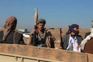 مصدر حقوقي: المليشيا تقتحم منزل الشيخ فهد أبو راس في محافظة إب وتنفذ مداهمات واسعة للحي