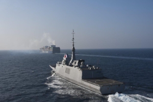 بريطانيا تعلن إفشال هجوم للحوثيين ضد إحدى سفنها الحربية في البحر الأحمر