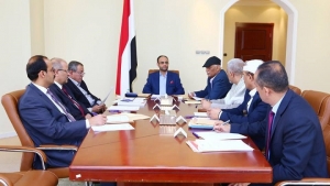 الحوثيون يهددون باستخدام خطوات سياسية وعسكرية مناسبة