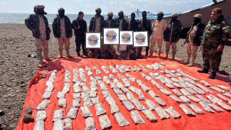 ضبط 600 ألف قرص كبتاغون في عملية مطاردة بحرية قبالة سواحل لحج