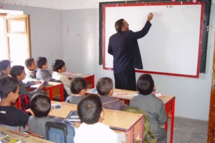 نقابة المعلمين: أكثر من 350 معلماً مختطفاً في سجون جماعة الحوثي يعيشون ظروفاً قاسية