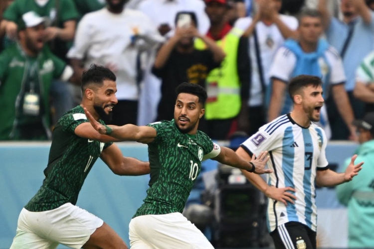 السعودية تقلب الطاولة على الأرجنتين وتنتزع فوزاً نارياً بمونديال قطر