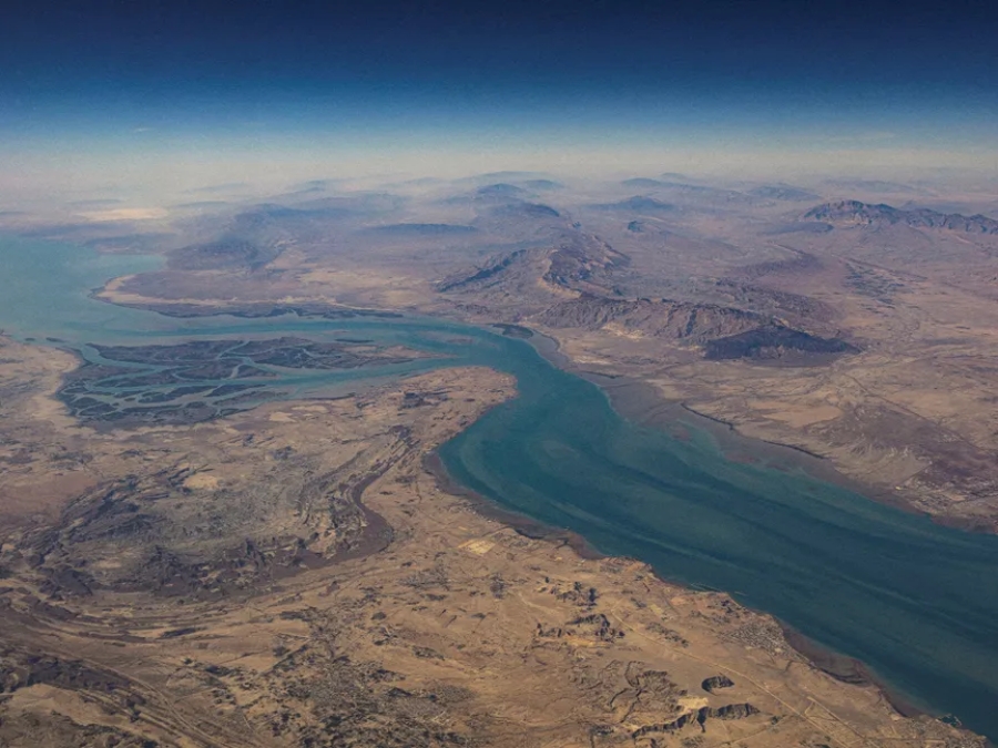 حرب إيران.. طهران تعلن إعادة إغلاق مضيق هرمز