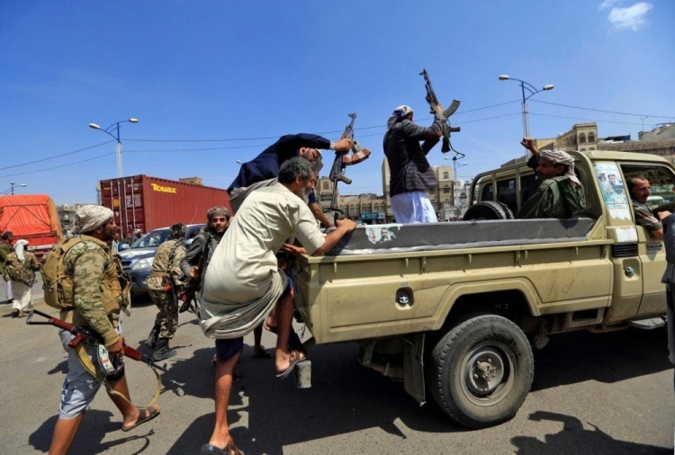 شبكة حقوقية توثق اختطاف الحوثيين لـ 1937 شخصًا بينهم نساء وأطفال خلال 7 سنوات